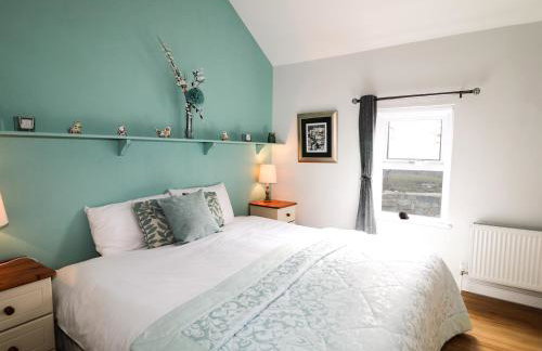 Pat White's Cottage - Photo 17