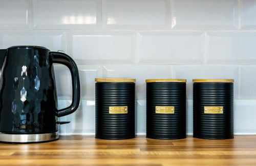 Balfour House - Air Host & Stay - Sleeps 8, free parking - Foto 25