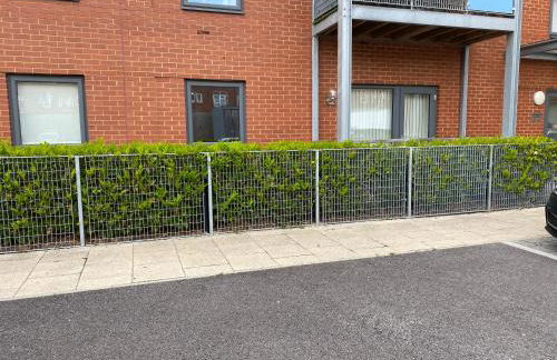 2 Double beds OR 4 Singles, 2 Bathrooms, FREE PARKING, Smart TV's, Close to Gunwharf Quays, Beach & Historic Dockyard - Foto 21