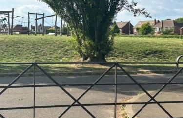 Kings Reach Slough nr Legoland and Ascot Stylish Homely House Sleeps Eight - Foto 41