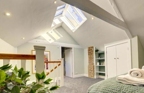 The Nook - A modern 2 bedroom loft with parking - Foto 6