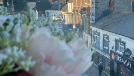 Studio Flat with Parking Off High St - Foto 1