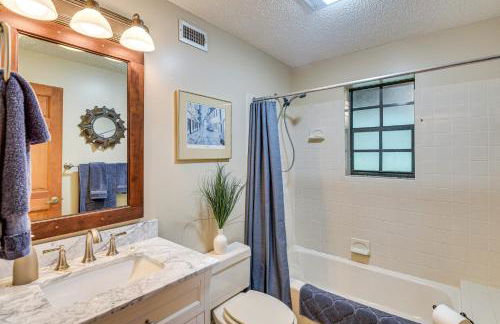 Little Lake George Hideaway with Furnished Boathouse - Foto 13