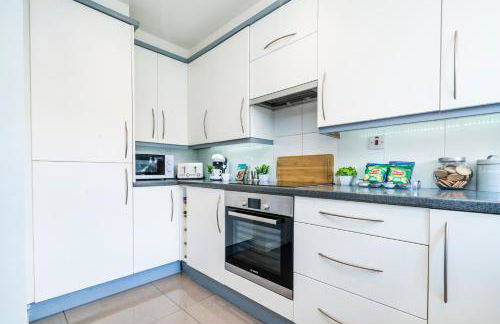 Monmouth House Aylesbury Premier Quality Accommodation For Larger Families Contractors And Professionals Sleeps Up to 6 Guests - Foto 18