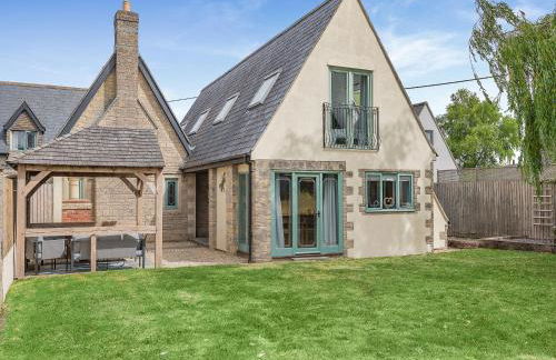 The Pool House - Photo 1