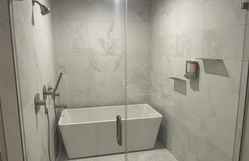 4 bd Ski Villa with Hot Tub and Bunk Room by lake! - Foto 18