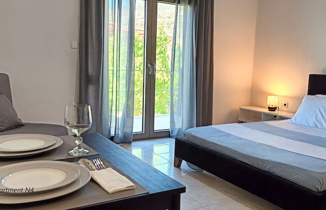 A & A Apartments 2 - Photo 2