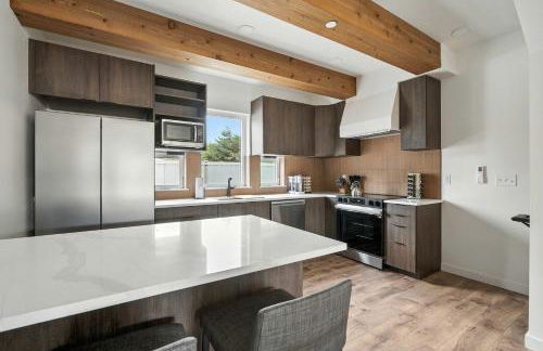 Kerns 6BR Gem - New Build Spanish Flair - Photo 3