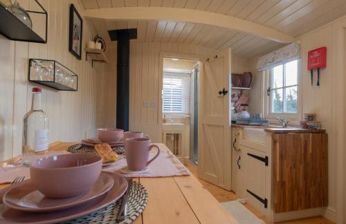 Shepherdshut-hot Tub-cotswolds-petfriendly - Photo 29