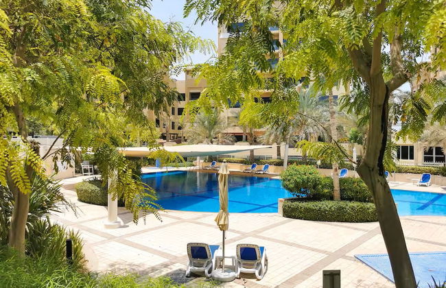 Vogue | The Greens near Emirates Mall | Ski Dubai - Foto 1