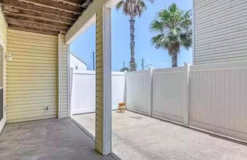 Spacious Home, Short Walk to Beach, Heated Pool! - Foto 22