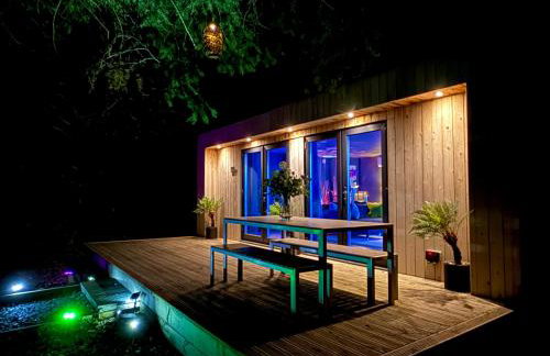 Sunridge Fishing Lodge with Hot Tub & Giant Cinema - Foto 53