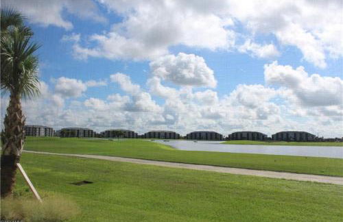 Golf HOA Pool and many activities - Photo 24