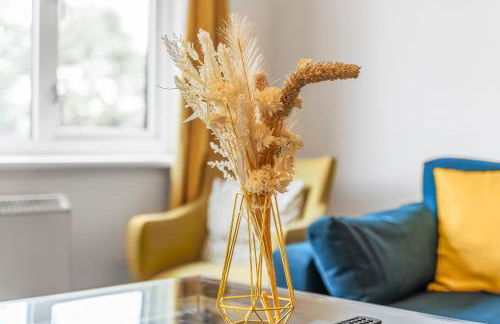 OPK STAYS - Stylish 2 bed Coventry train Station Apt, City Centre, Sleeps 4, FREE Parking, Free Netflix - Foto 24