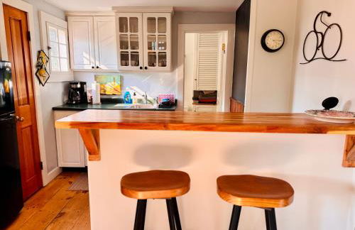 Charming 1BD Loft in Shelburne - Photo 14