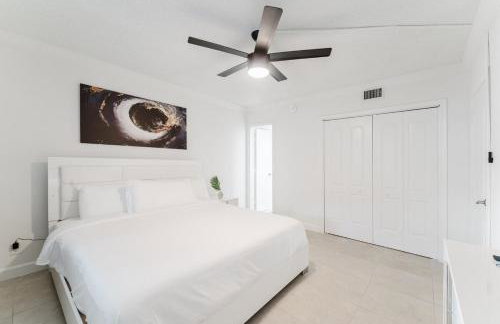 Luxury Waterfront Boca with Pool, Hot Tub and Boat Views - Photo 34