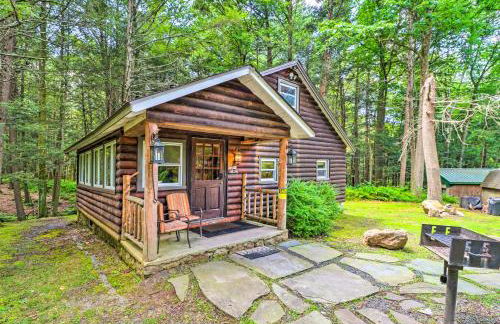 Secluded and Quiet Pocono Mountain Cabin with Hot Tub! - Foto 31