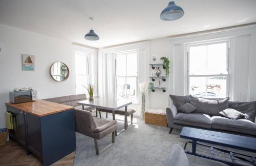 Lovely 3-Bedroom Apartment with Stunning Sea Views - Foto 11