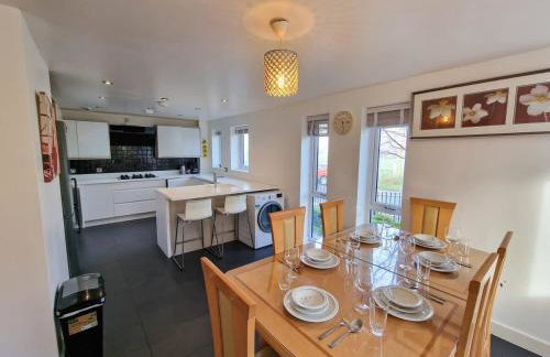 4 Bed Home in Altrincham by City SuperHost - Foto 9