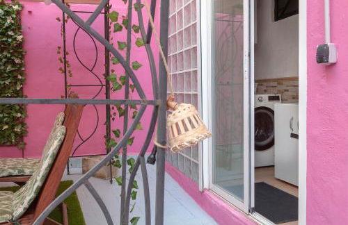 Luxury Artistic Digital Nomad 2 Bedroom w/Terrace - Photo 27