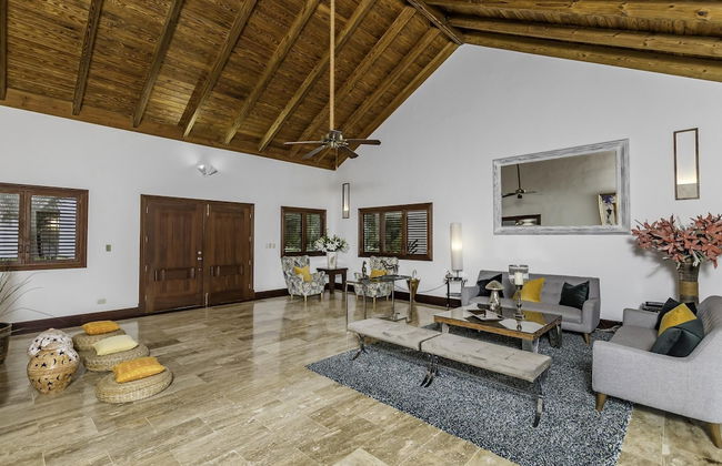 Casa de Campo Villa Luxurious Property up to 12 People With Pool Jacuzzi BBQ Golf - Photo 21