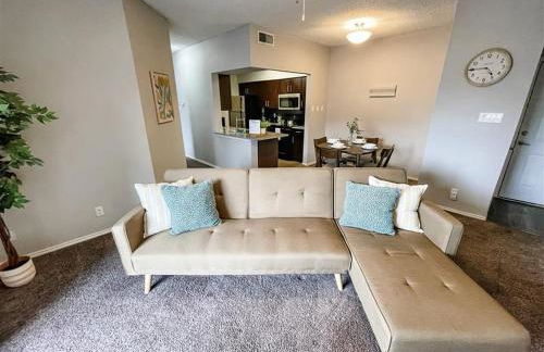 Comfortable Family Stay with Pool, Near Beach - Foto 6