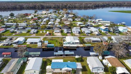 Sunny Waterfront Welaka Home with Private Dock! - Foto 2