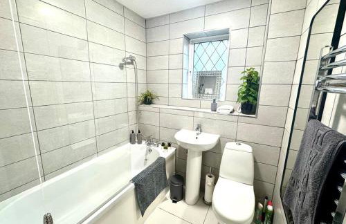 Homely 2 bedroom house, parking - Foto 19