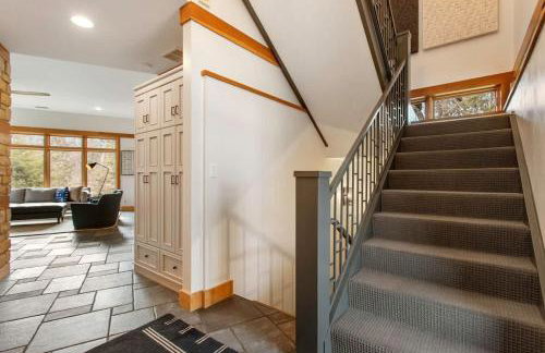 Beautiful Lakescape-4 BR Home with Heated Pool & Rec Space-Family Friendly - Foto 23