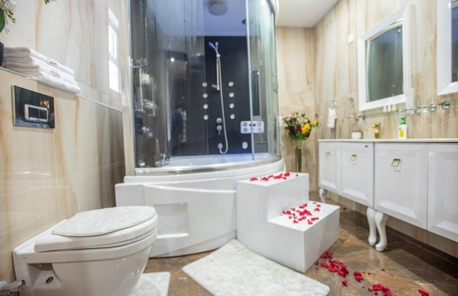 Lux Suites Hayana Palm Apartments - Photo 20