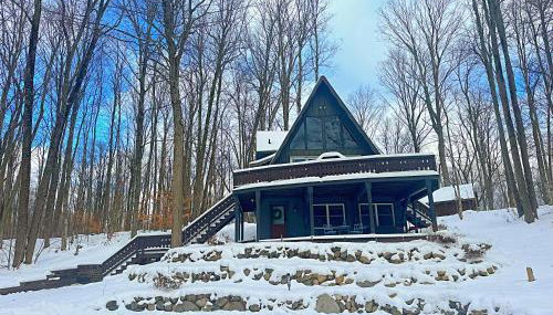 Cozy A-FrameKing BedSkiFire PitSchuss - Foto 2