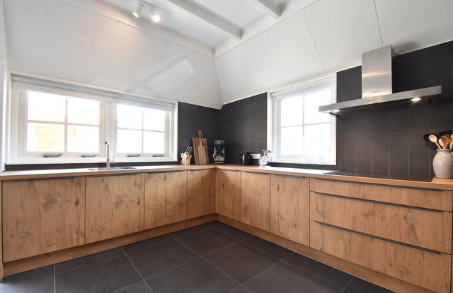 Luxuriously Restored Farmhouse With Trendy Interior Close to sea and Forest - Foto 33