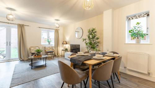 Heathrow House with Parking - Sleeps 5 near M25, Virginia Water, Thorpe Park & Legoland, Mid To Long Term Bookings Welcome - Foto 2