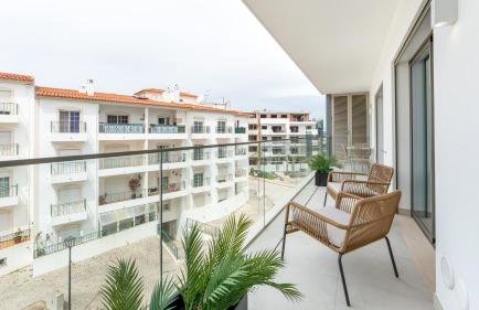 Modern 2BR w Rooftop Pool & Parking by LovelyStay - Foto 15