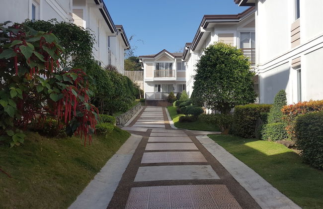 2 Bedroom Villa by AP at Tagaytay Hampton Villa - Foto 1