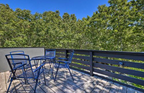 Unique Southampton Getaway with Rooftop Deck! - Foto 11