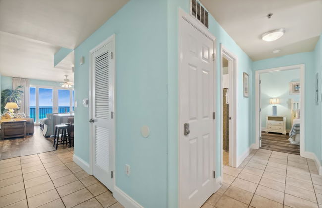 Laketown Wharf by Book That Condo - Foto 47