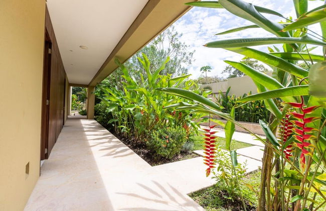 w Beautiful 4BR Villa at Mesa de Yeguas - Photo 23