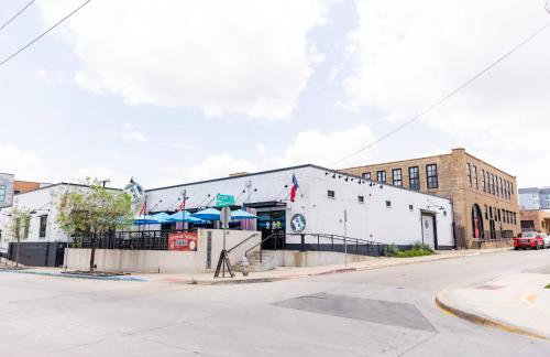 The Magnolia Stay - Photo 3