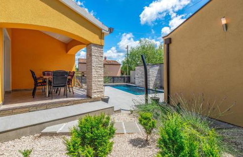 Three-Bedroom Holiday Home In Porec - Foto 8