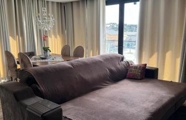 Luxuoso Apartamento no Centro de Gramado - Foto 3