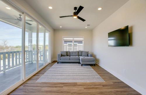 Less Than 1 Mi to Texas AandM Group Getaway with Balcony! - Photo 2