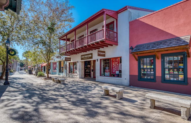 110 St. George Street - Photo 2