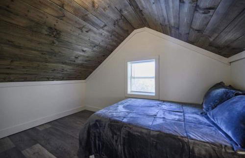 3 Bed 2 Bath Renovated Home Near The Lake - Foto 34