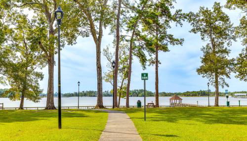 3 Mi to Camp Lejeune Home with Fire Pit and Grill! - Foto 2