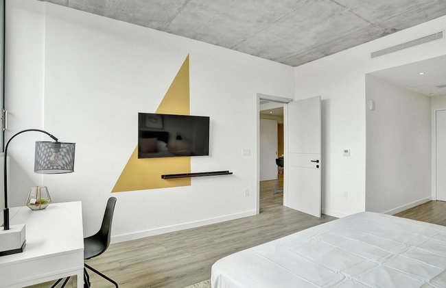 Design District Suites - Photo 20