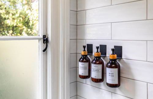 Locksbrook Lodge - Hot Tub - Spacious Outdoor Space - Photo 32