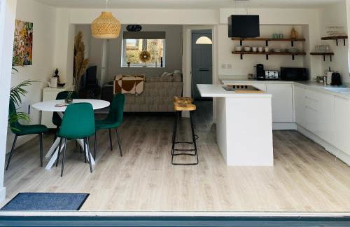 2 bedroom cottage in Bromley suitable for 4 people - Foto 1