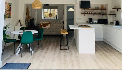 2 bedroom cottage in Bromley suitable for 4 people - Foto 1