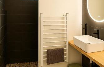 T2 cuisine équipée, jardin et parking privé, proche Avignon - Foto 6